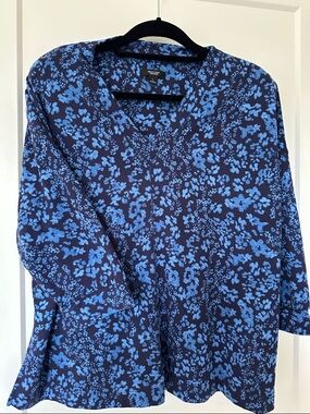 Vera Wang Navy and Bright Blue Floral V-Neck Tunic